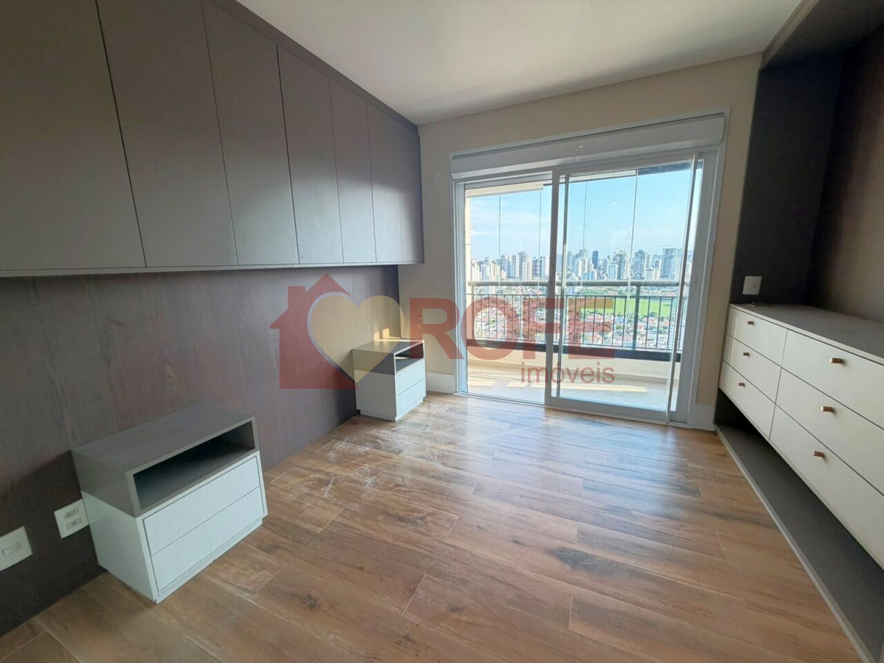 Foto 17 - RF49808