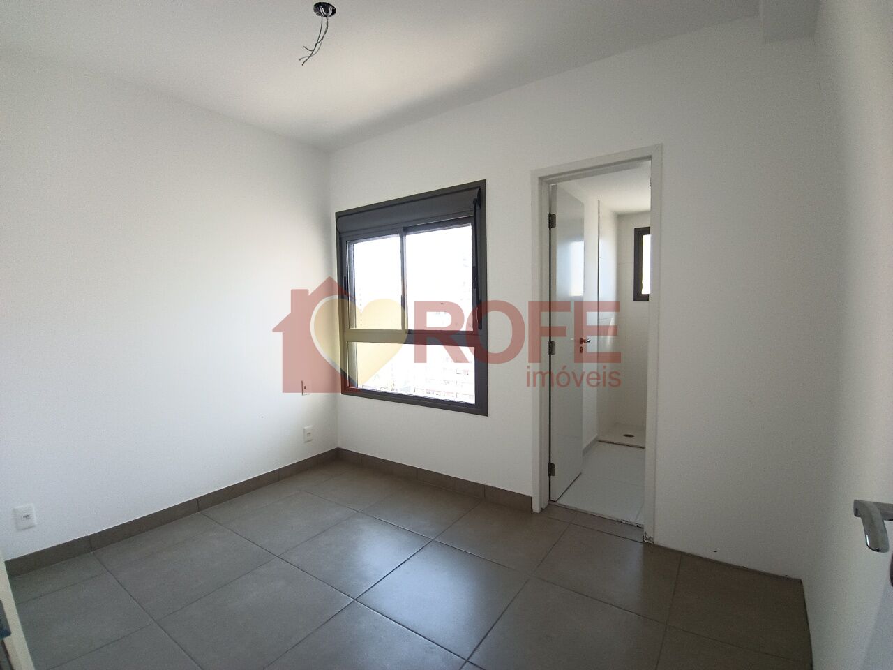 Foto 7 - RF49986