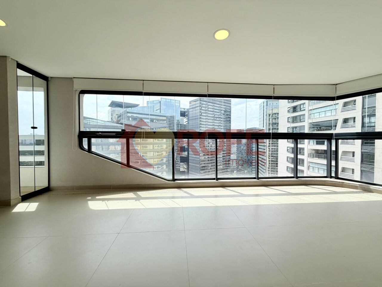 Foto 3 - RF50143