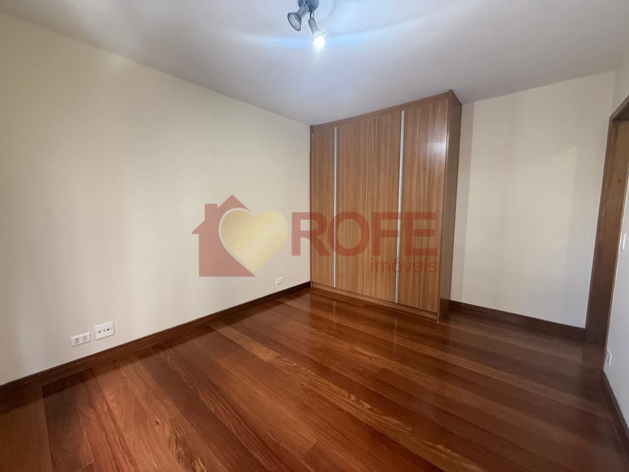 Foto 11 - RF50372
