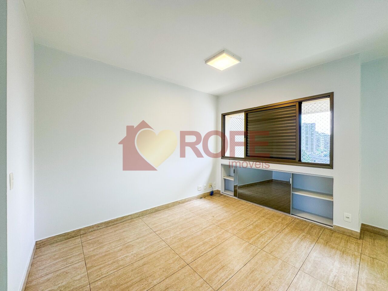 Foto 4 - RF50457