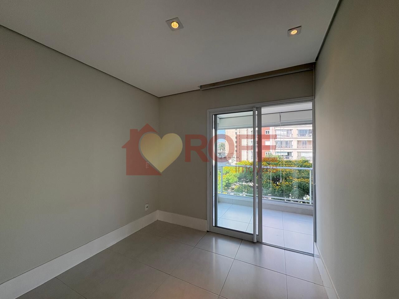 Foto 7 - RF50700