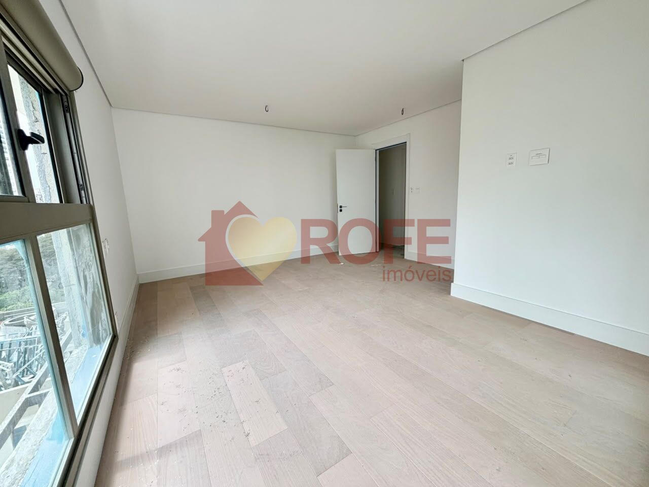 Foto 5 - RF50848