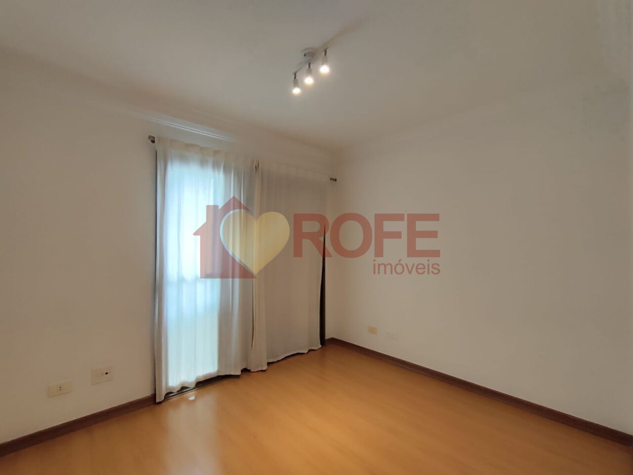 Foto 23 - RF6560