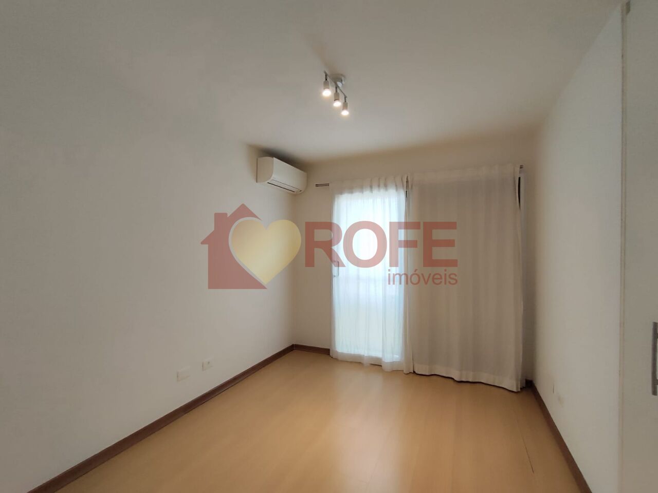 Foto 28 - RF6560