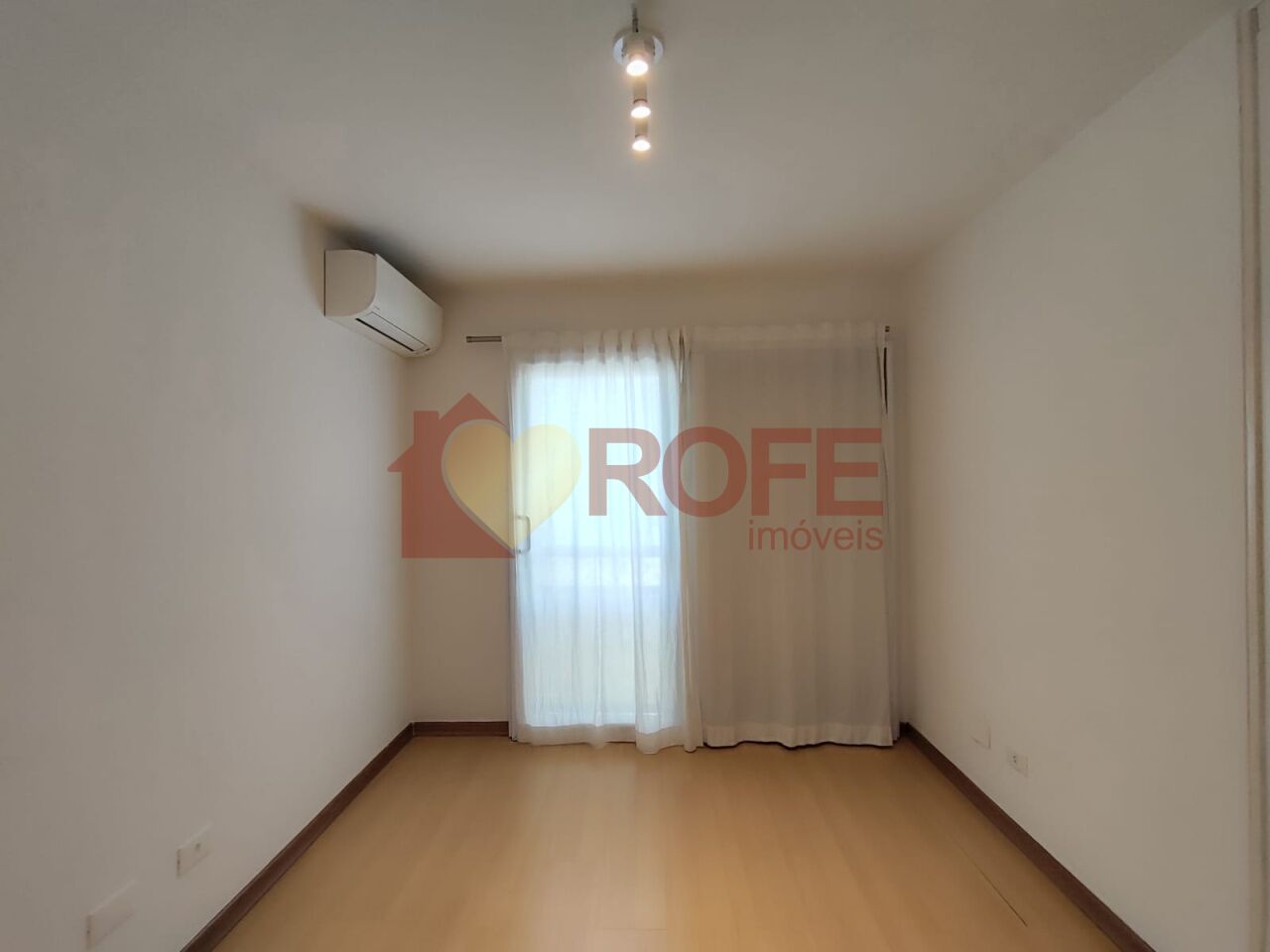 Foto 29 - RF6560
