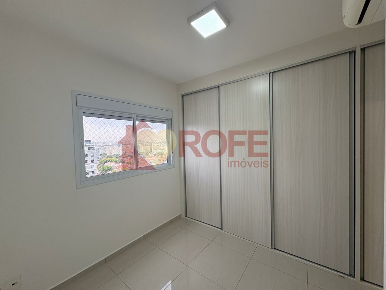 Foto 10 - RF8896