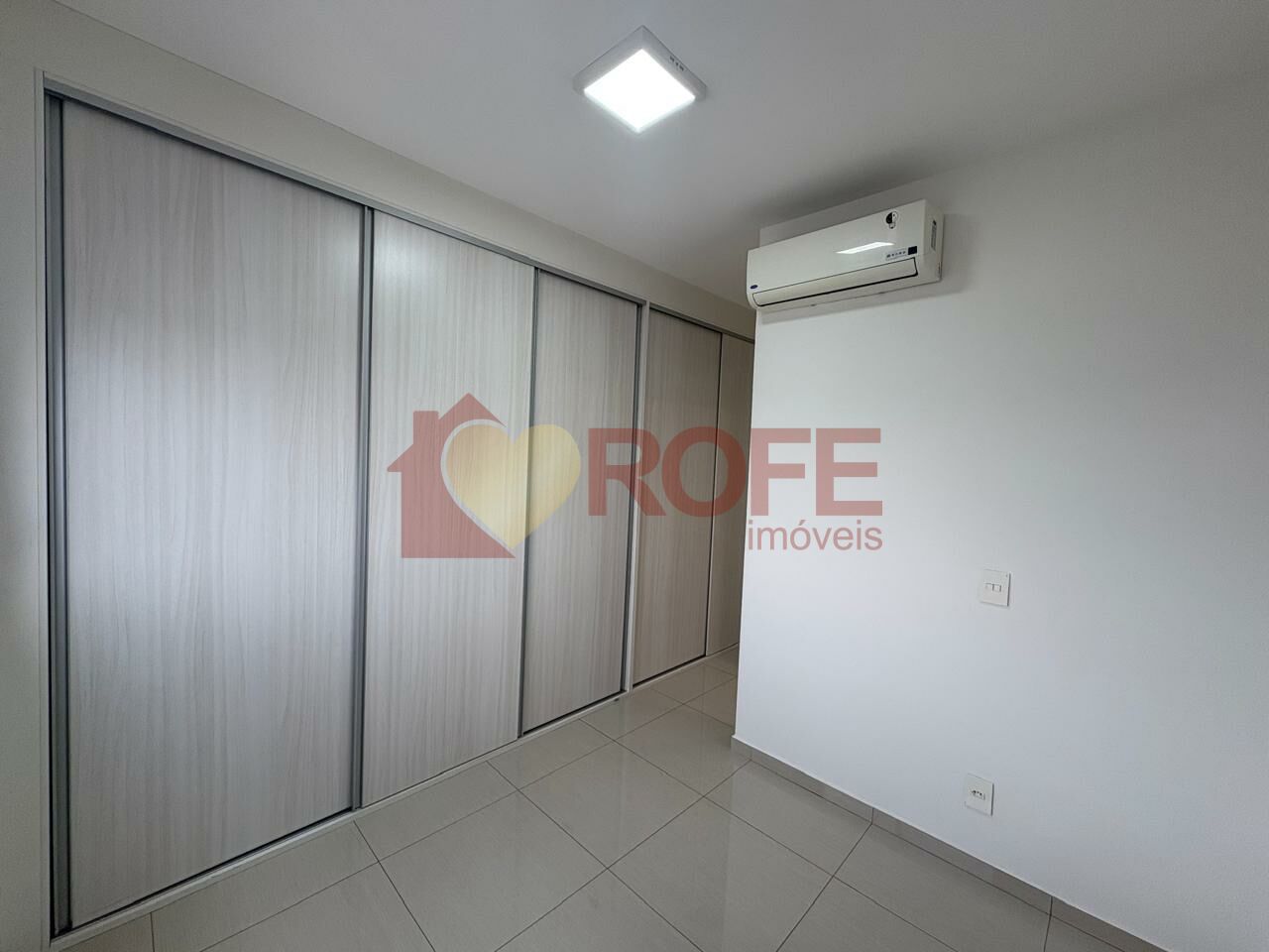 Foto 12 - RF8896