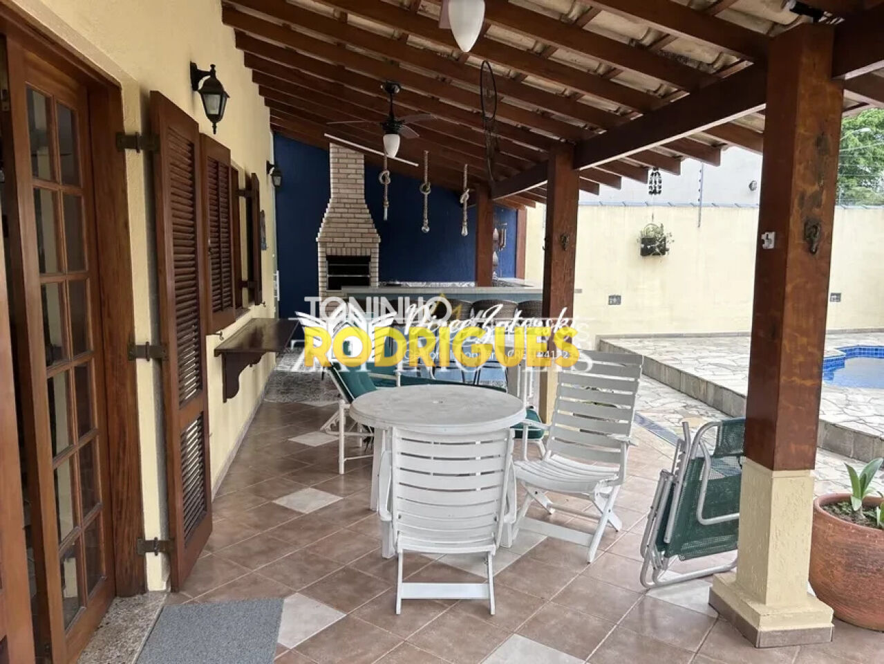 Casa Tipo Sobrado para Venda - Jardim Virgínia