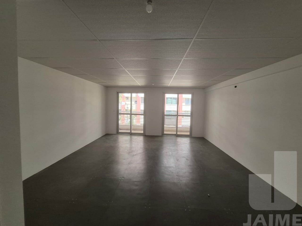 Conj. Comercial para Venda - Jardim Monte Verde
