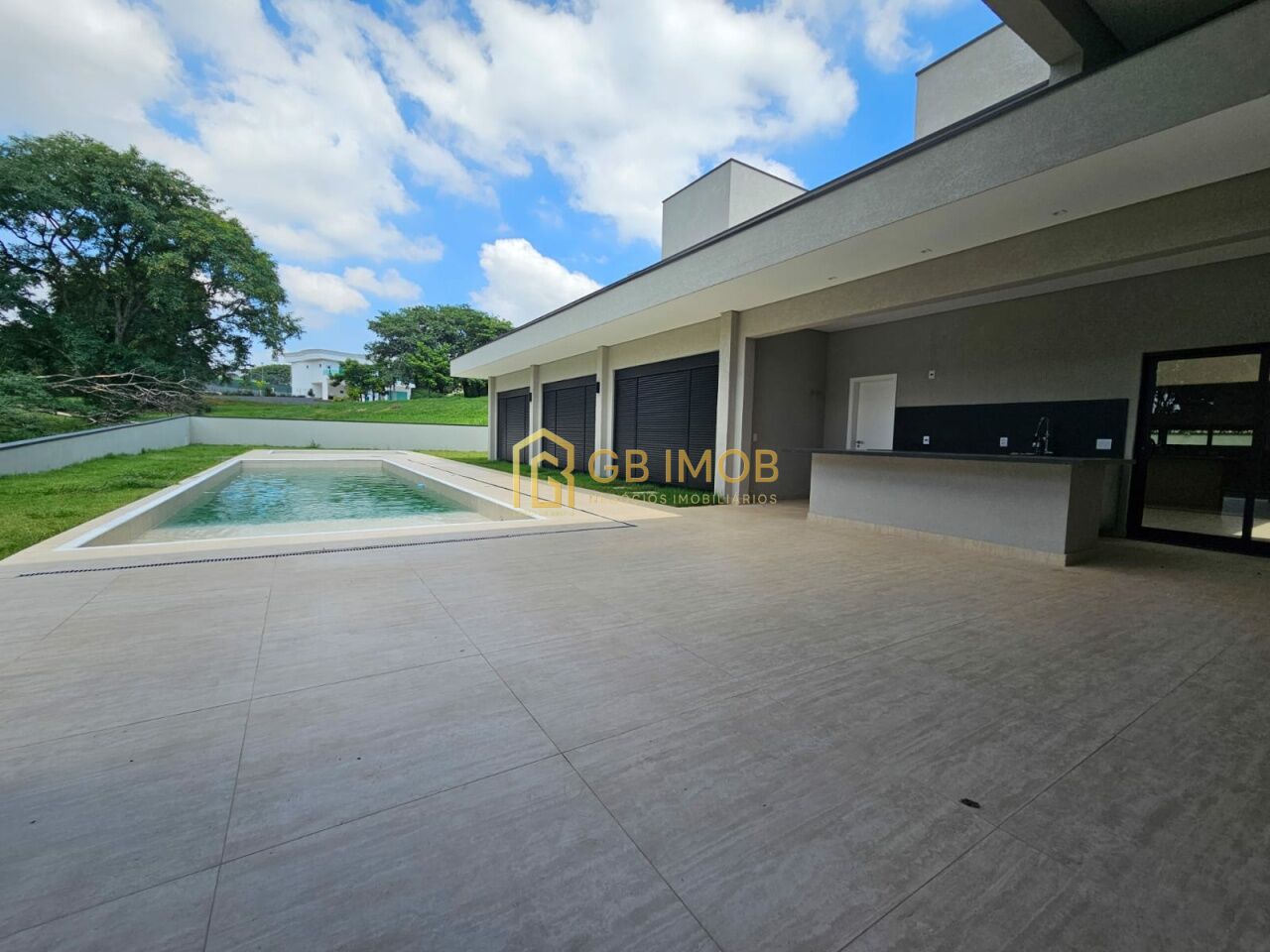 Casa em Condominio para Venda - Fazenda Serra Azul
