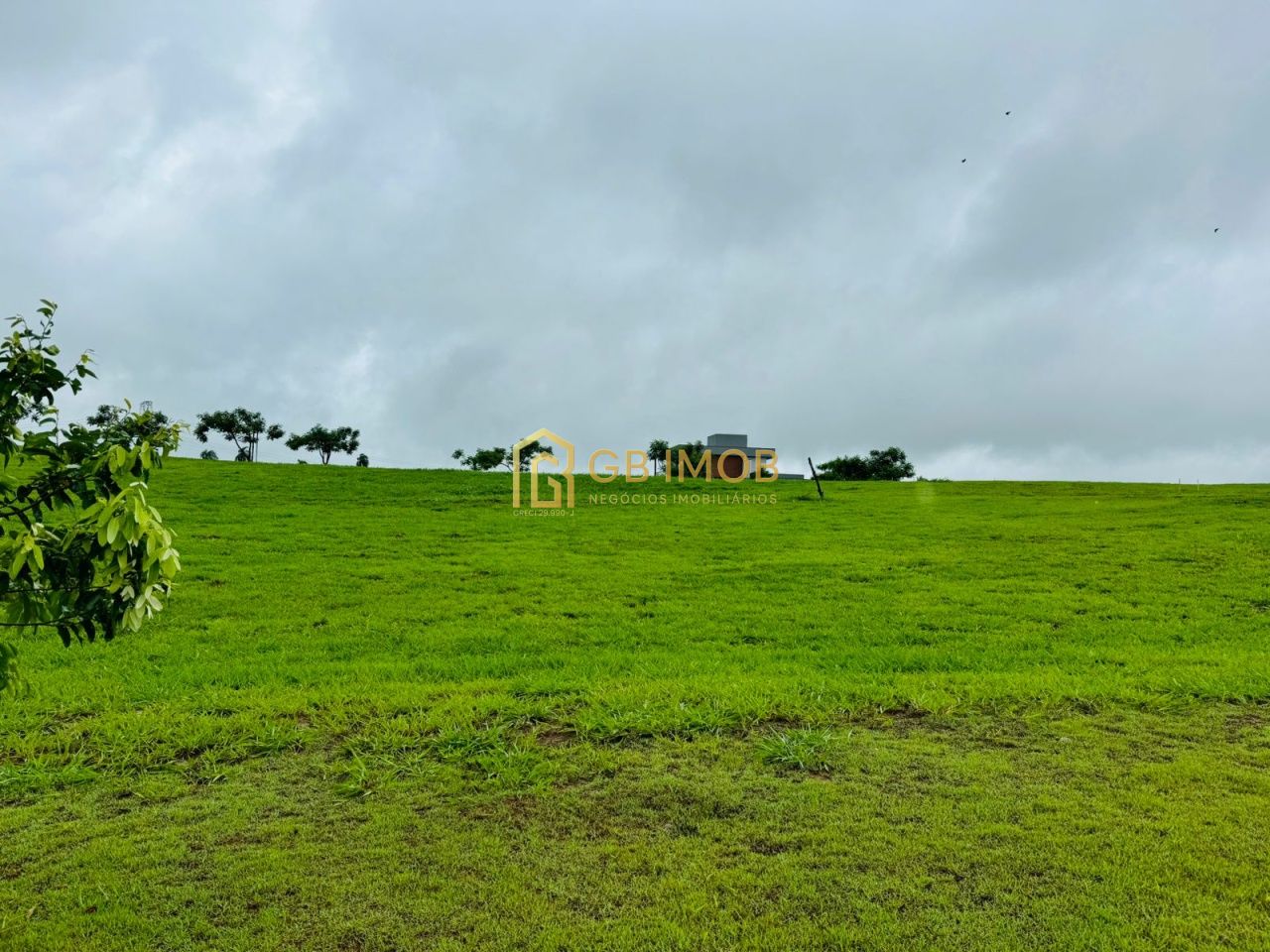 Condomínio para Venda - Fazenda Serra Azul