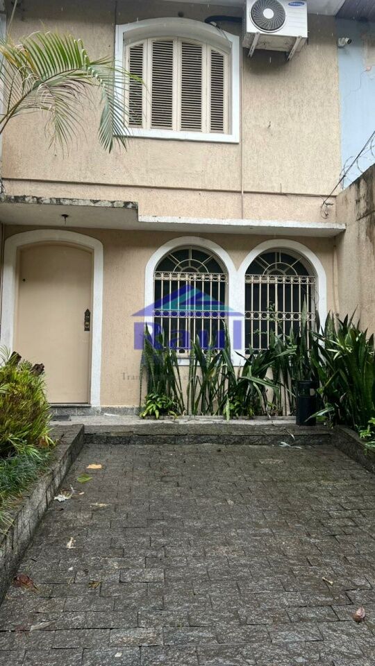 Sobrado para Venda - Cidade Monções