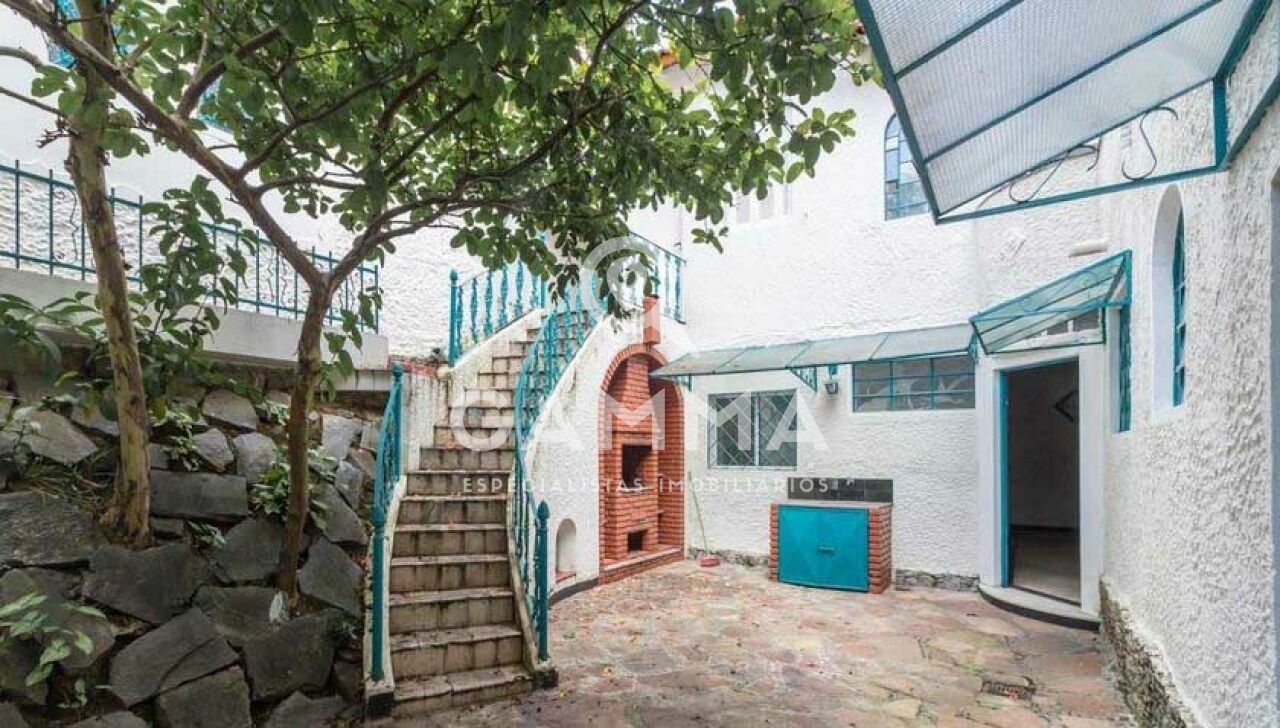 Casa Padrão  para Venda - Pacaembu