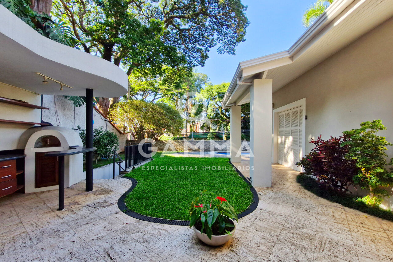 Casa Padrão  para Venda - Pacaembu