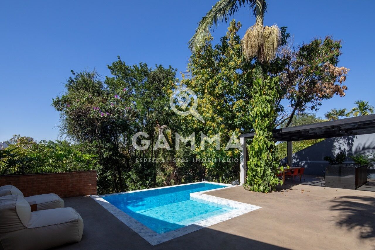 Casa Padrão  para Venda - Pacaembu