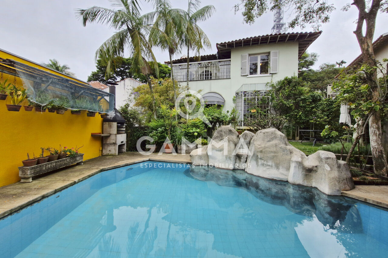 Casa Padrão  para Venda - Pacaembu