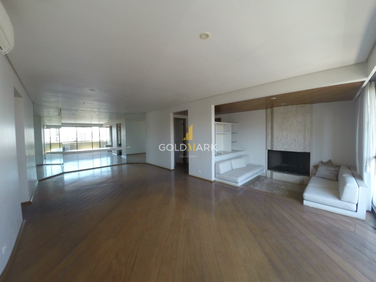 Apartamento em Moema - LL2744