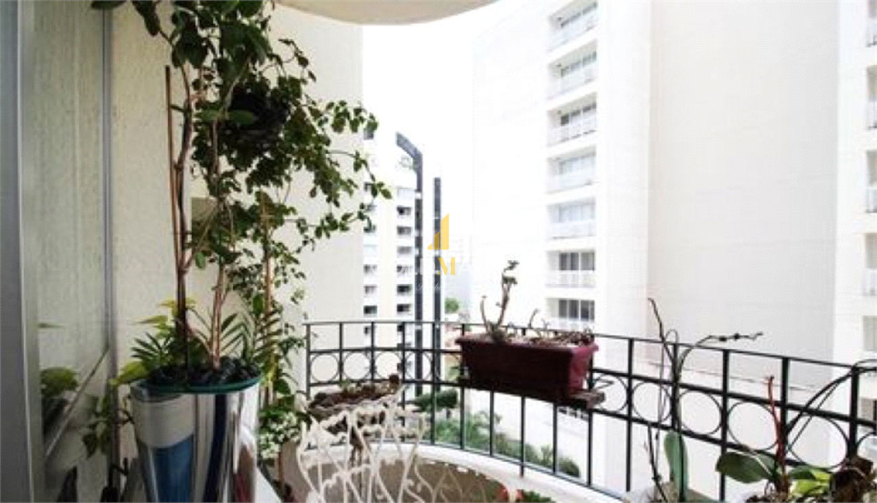 Apartamento em Moema - LL2979