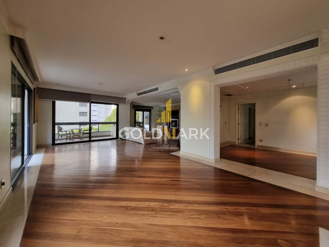 Apartamento em Moema - LL3779