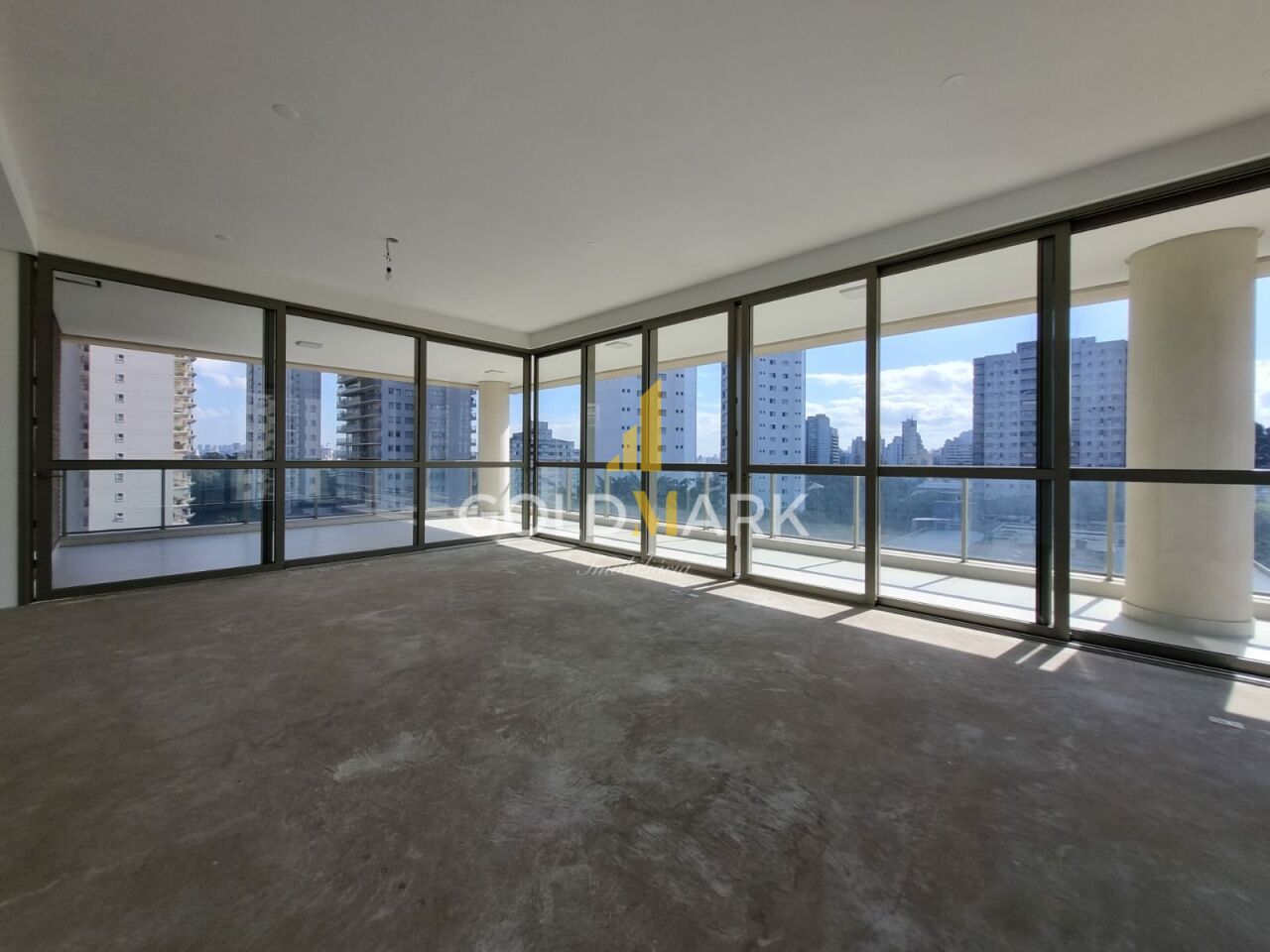 Apartamento em Ibirapuera - LL4003