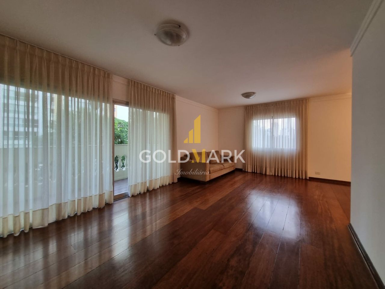 Apartamento em Campo Belo - LL4020