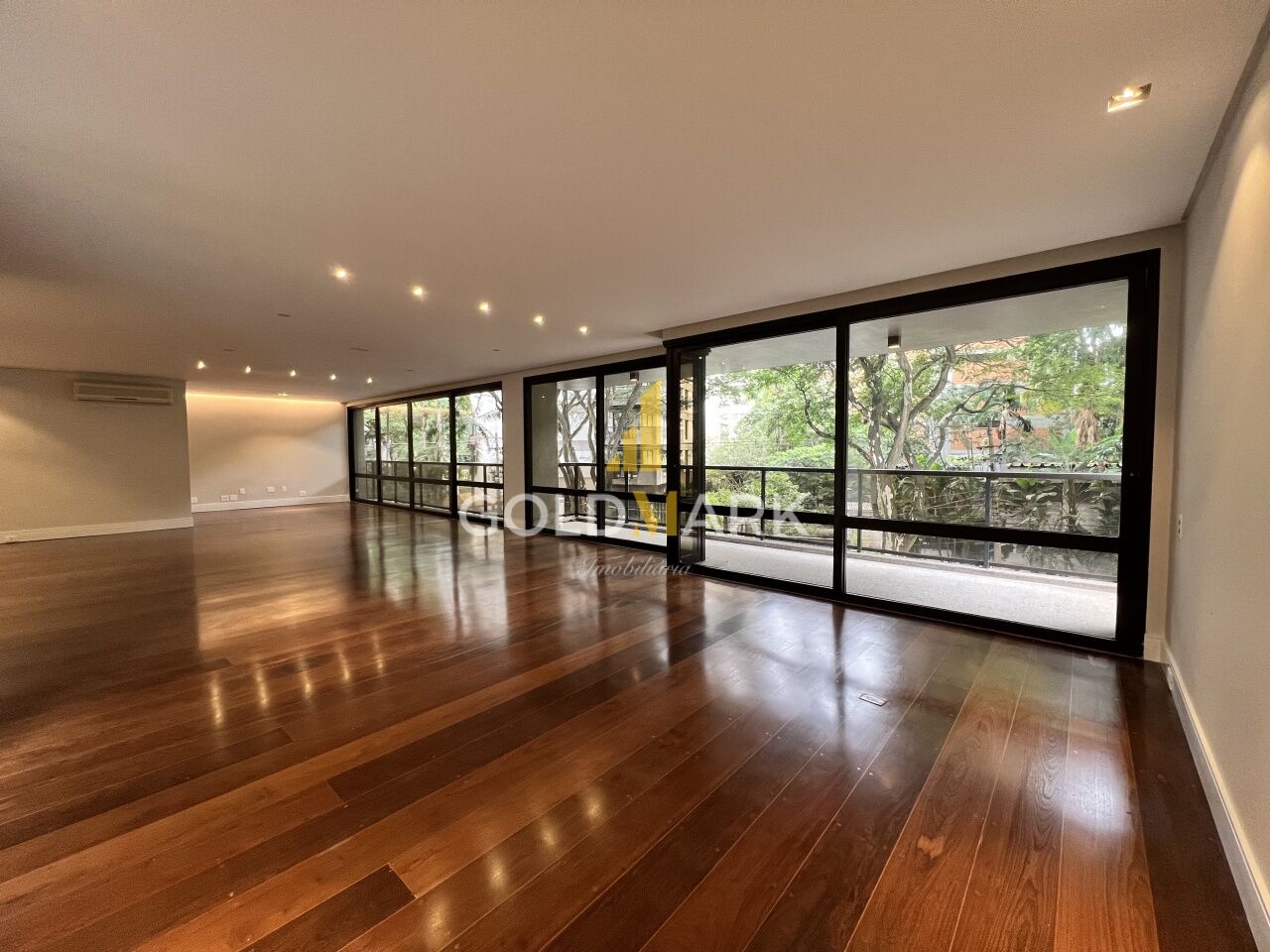 Apartamento em Vila Nova Conceição - LL4305