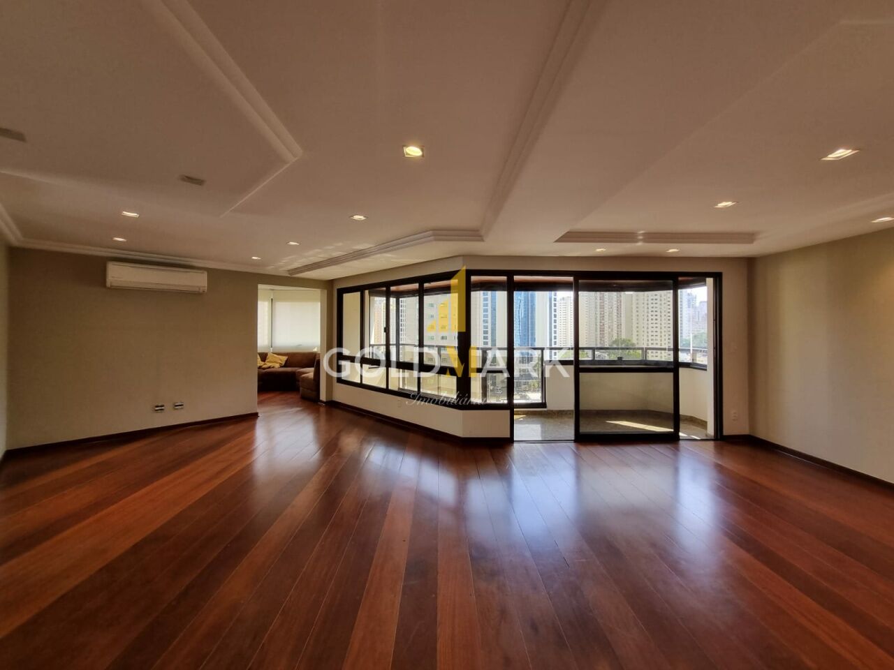 Apartamento em Moema - LL4446