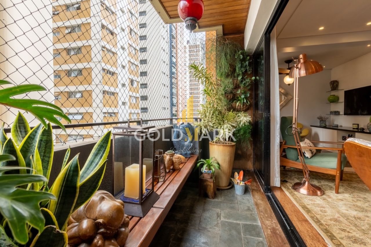 Apartamento em Moema - LL4708