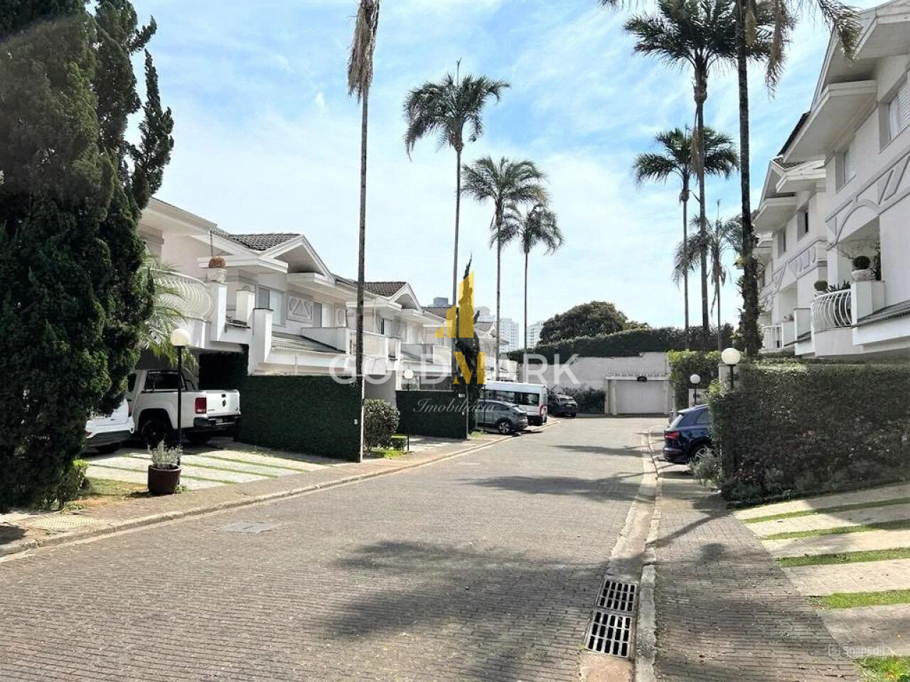 Casa em Condominio Fechado em Alto da Boa Vista - LL4748