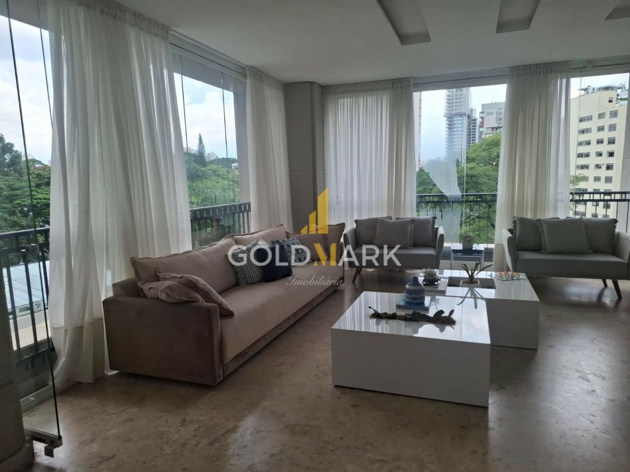 Apartamento em Moema - LL4808