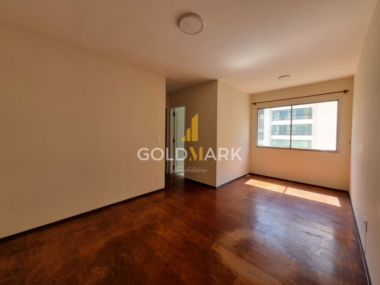 Apartamento em Moema - LL4825