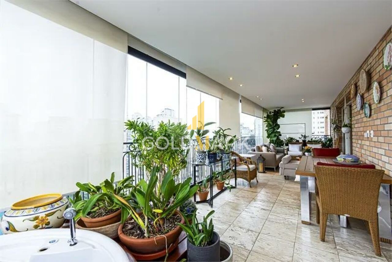 Apartamento em Moema - LL4895