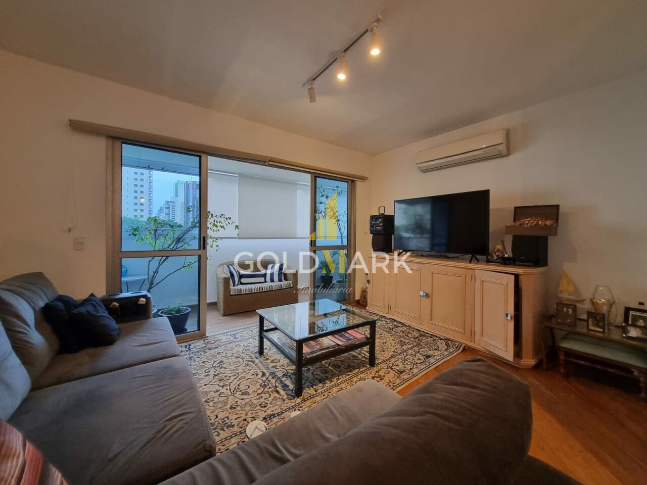 Apartamento em Moema - LL5649