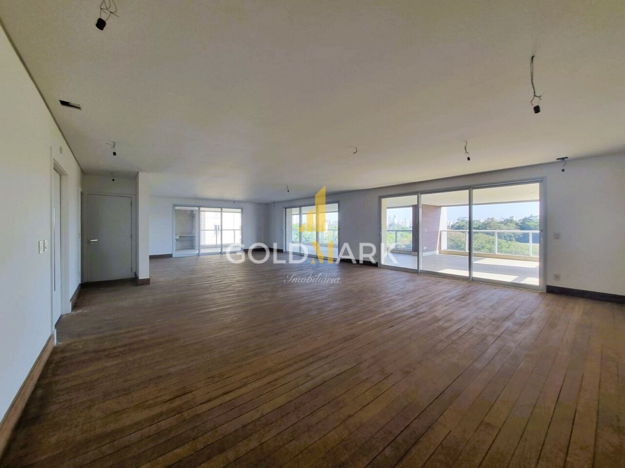 Apartamento em Ibirapuera - LL716