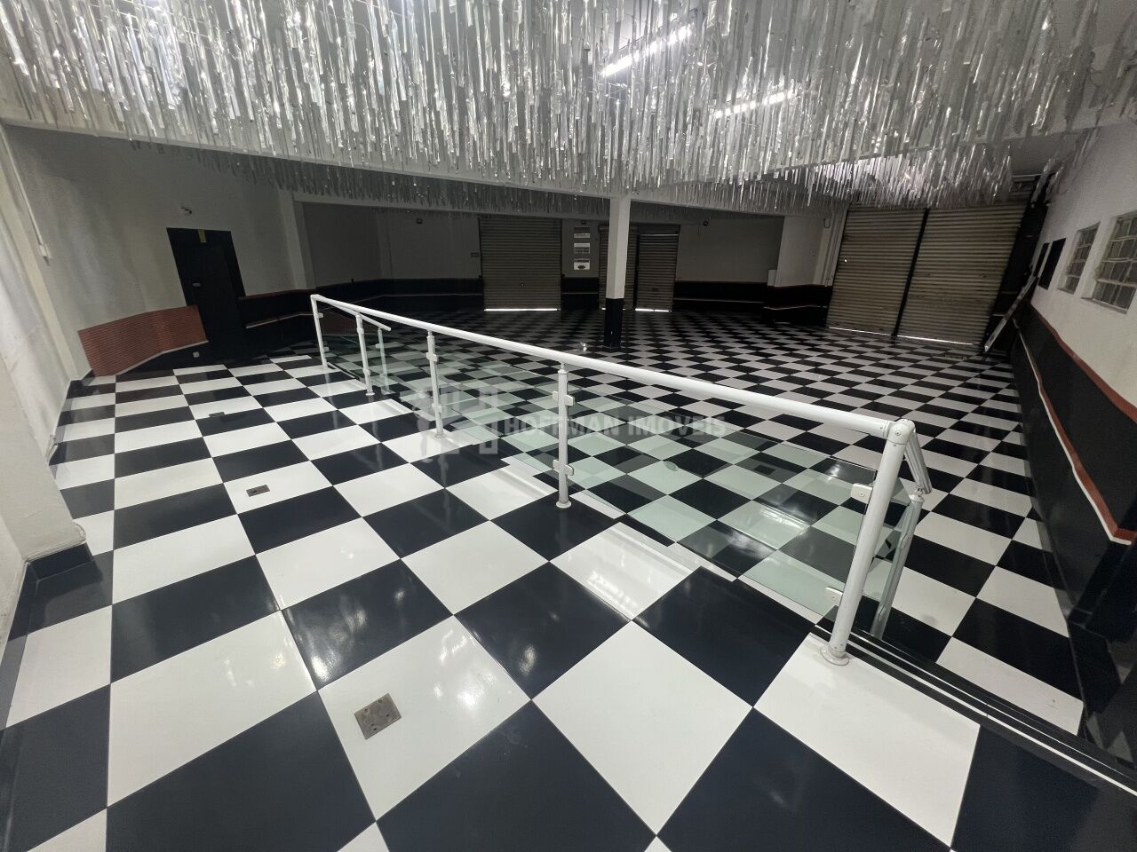 Predio Comercial para Venda - Vila Palmares