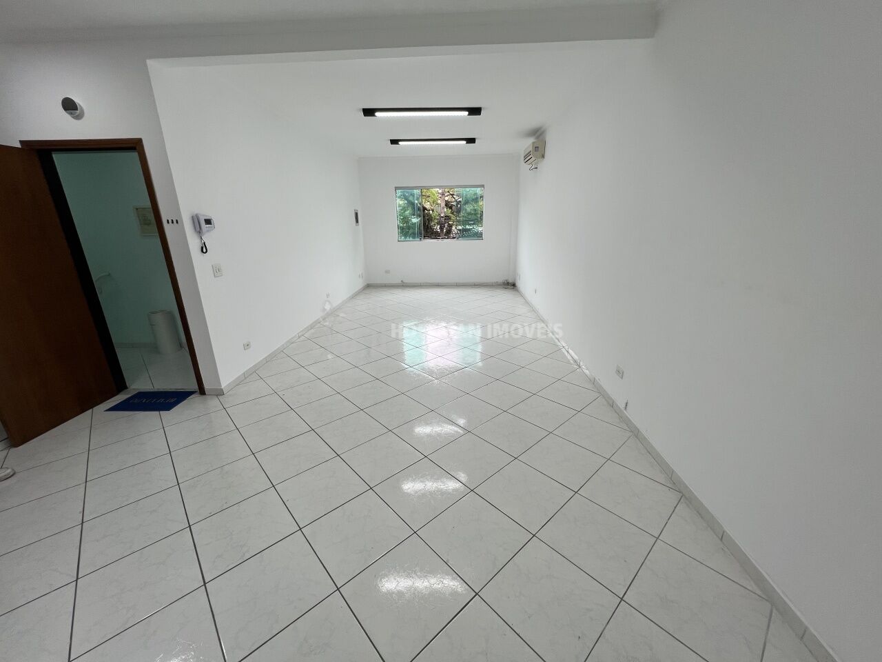 Sala Comercial para Locação - Nova Gerty