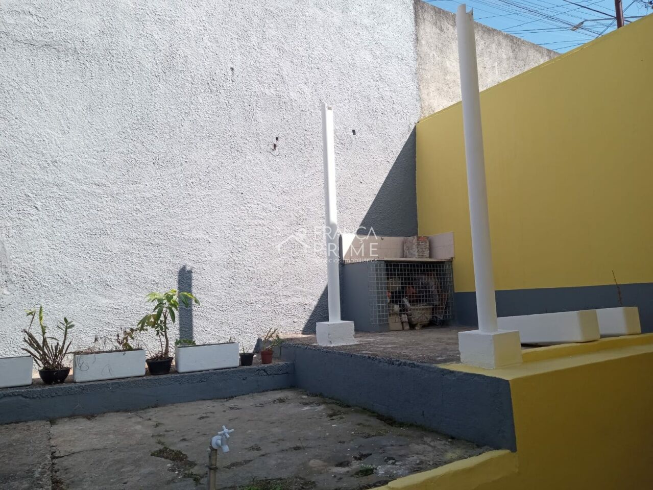 Quintal e  Corredor Lateral 