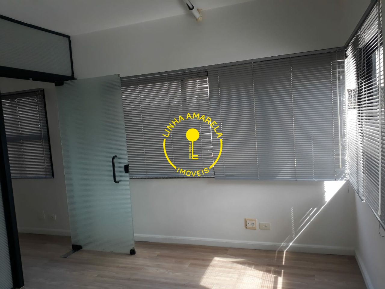 Foto 4 — Conj. Comercial em Jardim Guedala