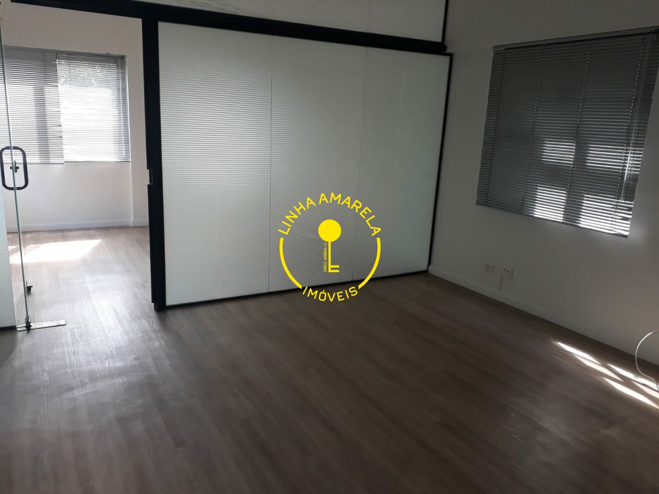 Foto 2 — Conj. Comercial em Jardim Guedala