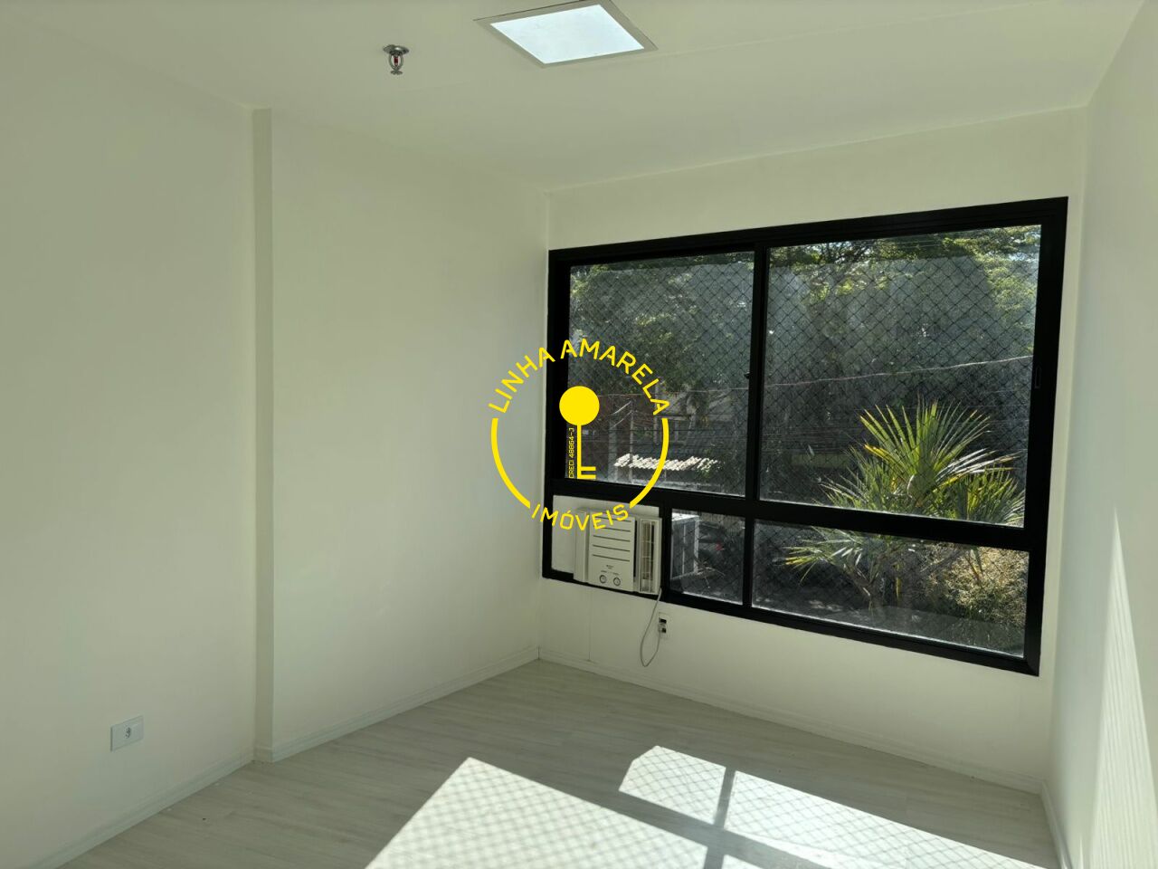 Foto 2 — Conj. Comercial em Jardim Vazani