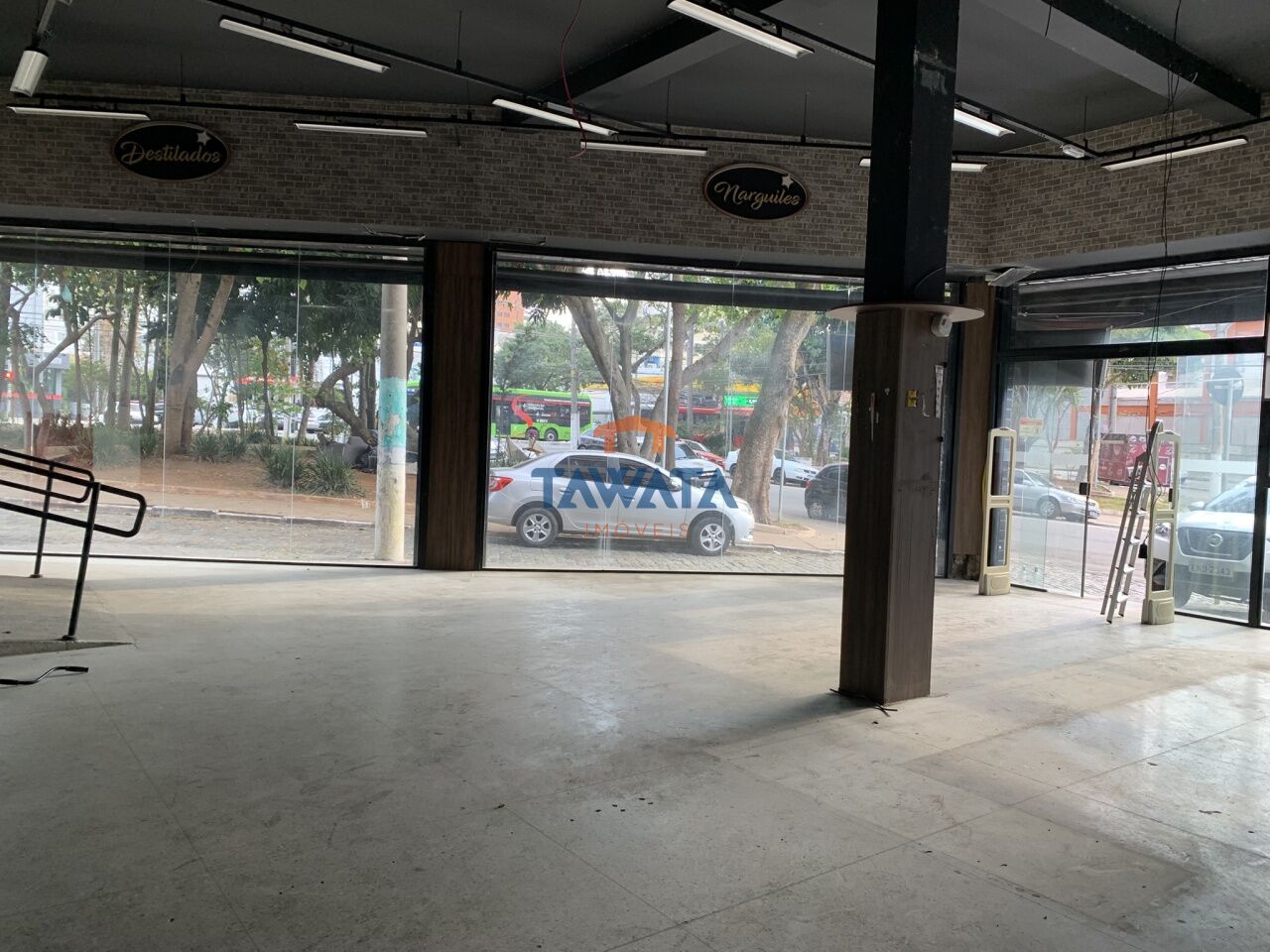 Salão com aprox. 304,00m² - Vila Carrão - Conselheiro Carrão