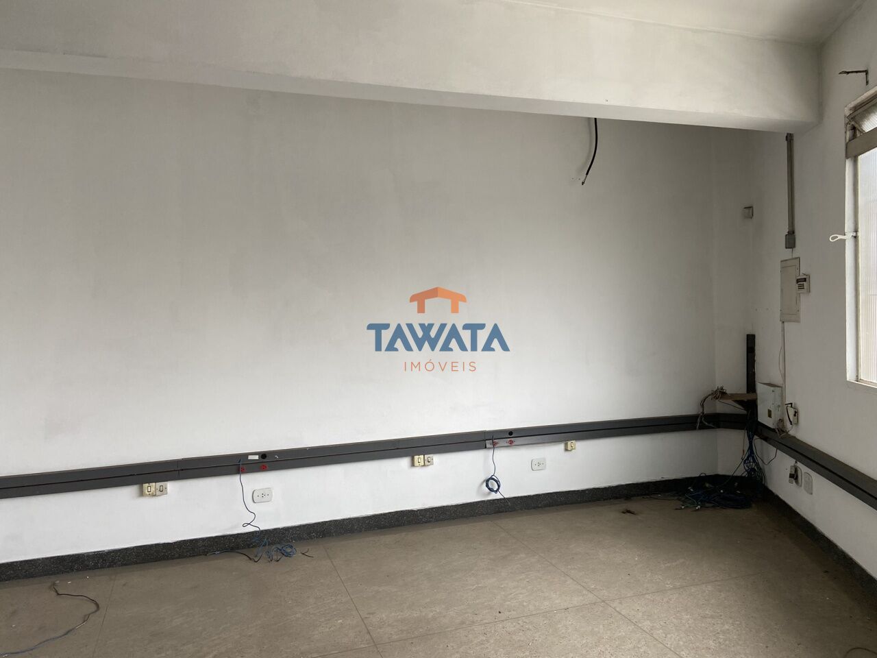 Sala Comercial - Av. Latinos - Oportunidade