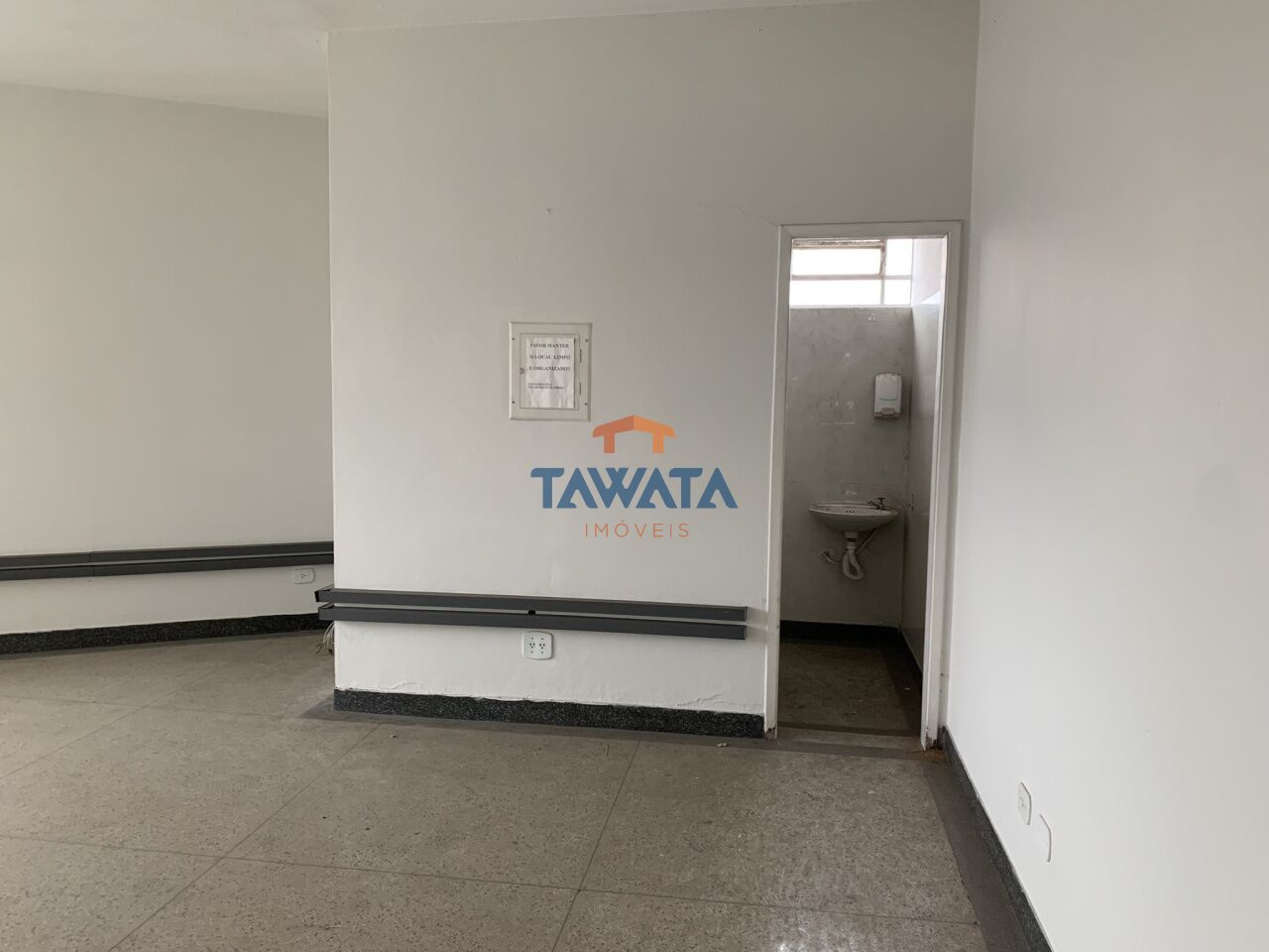 Sala Comercial - Av. Latinos - Oportunidade