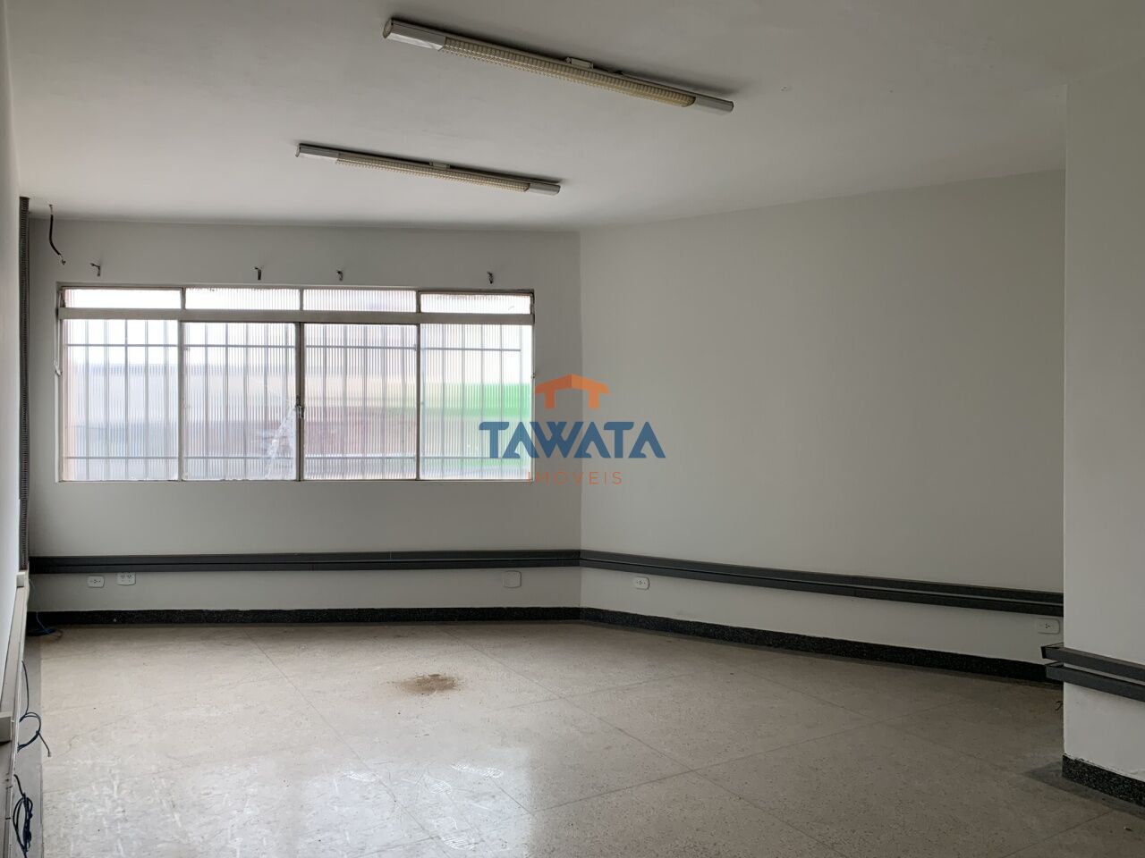 Sala Comercial - Av. Latinos - Oportunidade