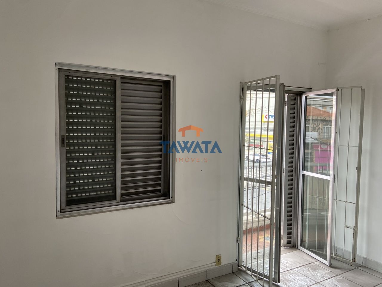 Salão sobreloja comercial com 03 salas - Vila Carrão
