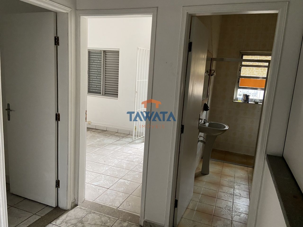 Salão sobreloja comercial com 03 salas - Vila Carrão