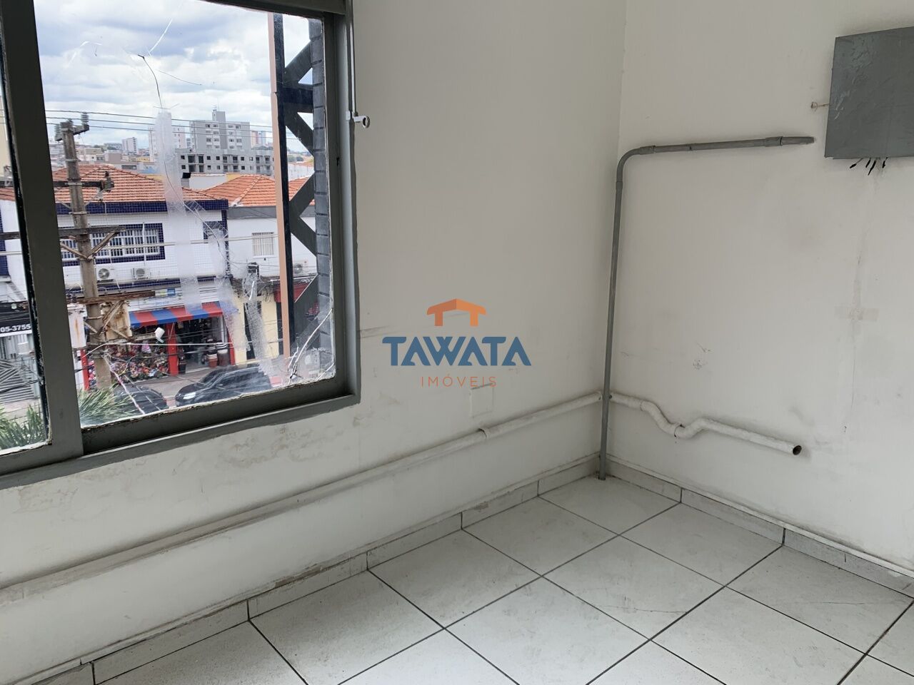 Sala para locação - na Av. Conselheiro Carrão