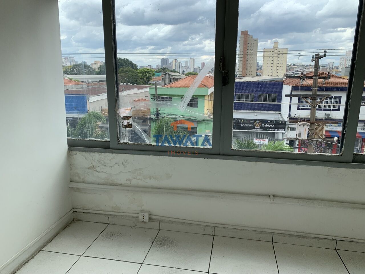 Sala para locação - na Av. Conselheiro Carrão