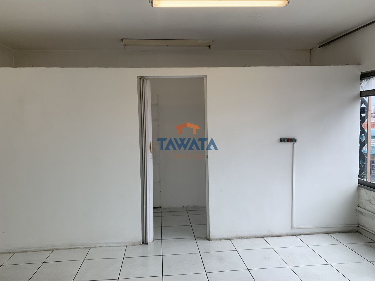 Sala para locação - na Av. Conselheiro Carrão